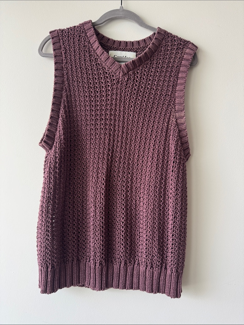 Sleeveless V-Neck Knit Sweater Vest in Mauve